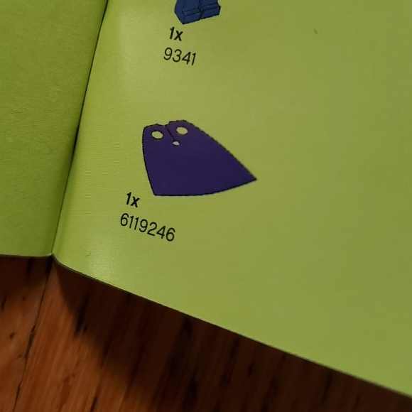 LEGO Scooby-Doo Mystery Plane Set 75901 - Picture 10 of 10